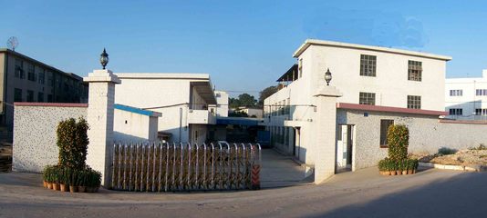 【深圳市萬通達(dá)工業(yè)設(shè)備】-全自動(dòng)玻璃上片臺(tái),玻璃清洗機(jī),氣浮翻轉(zhuǎn)卸片臺(tái),汽車玻璃生產(chǎn)輸送線,絲印線